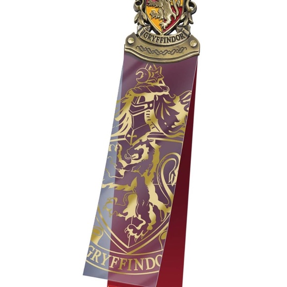 NWT the Noble Collection Harry Potter Gryffindor Crest Bookmark - Picture 2 of 6